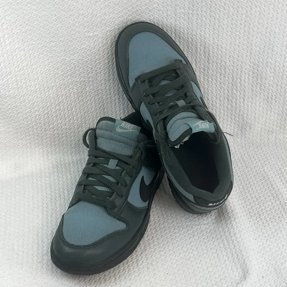 Nike Dunk Low FZ3052-300 Green Black Sneakers Men’s Size 7.5 / Women’s 9 Olive